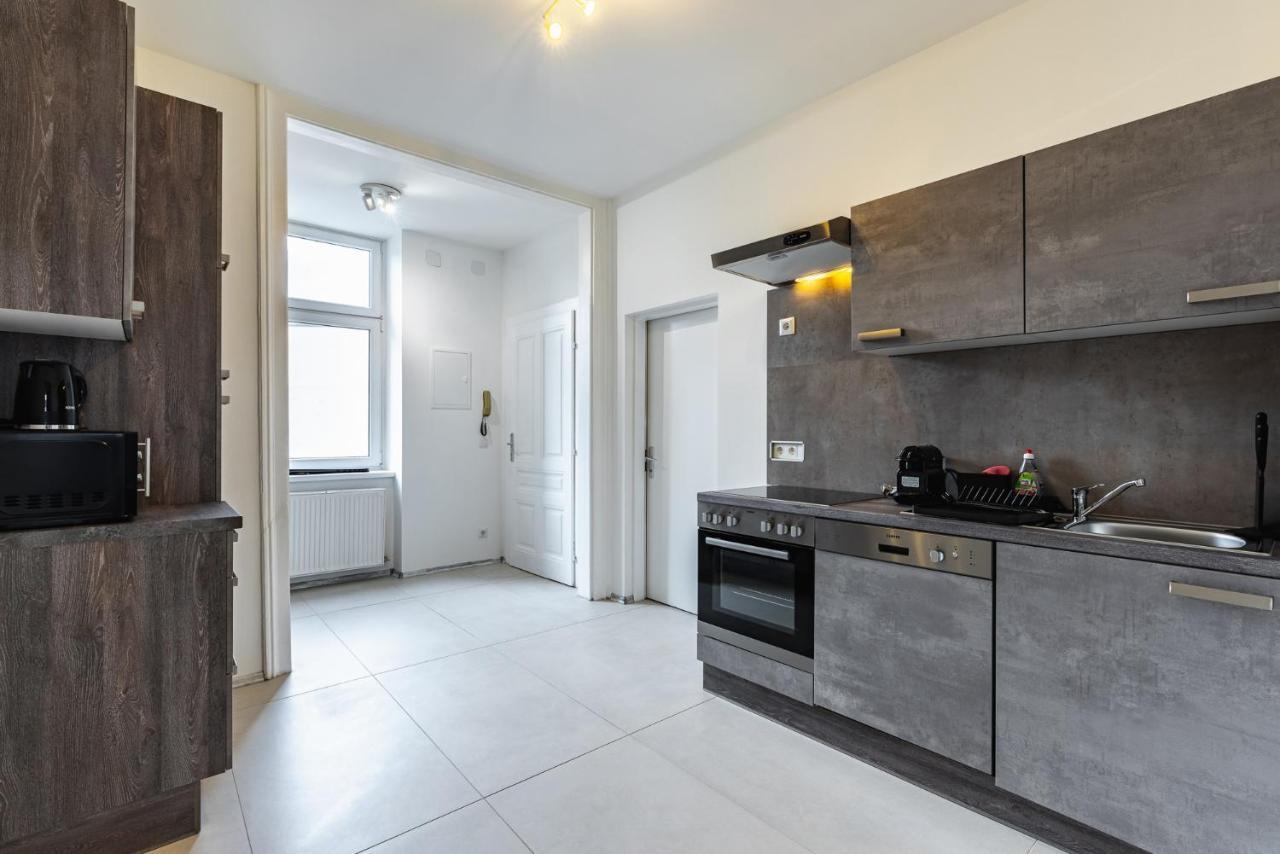 Newley Renovated Next To Hannovermarkt Apartment *